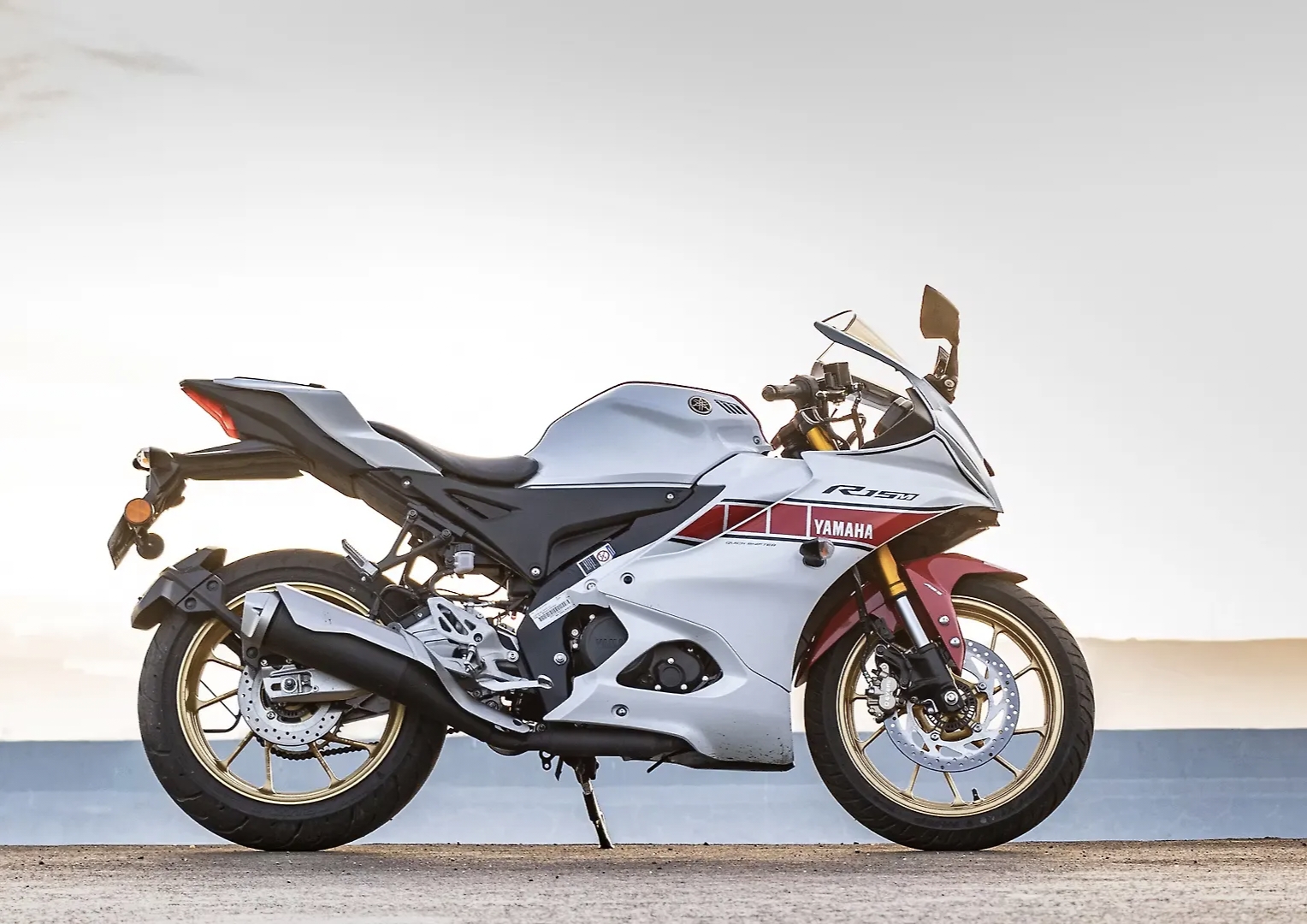 Yamaha R15 V4 Comes with Powerful Engine and Premium Features, Check Price